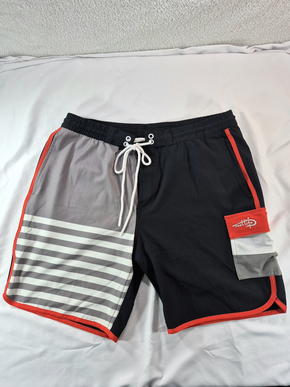 NWOT Reel Life Black & Red Hybrid Board Short Swim Men's Size L Utility Fishing